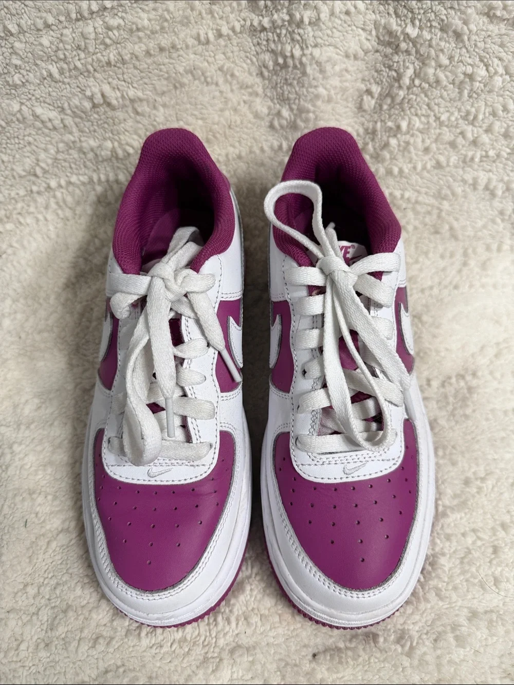 Nike Air Force 1 Low GS “White Hot Fuchsia”